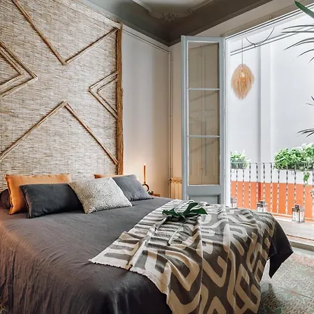Hunde - 2 Bedrooms In Eixample Esquerra * Barcelona