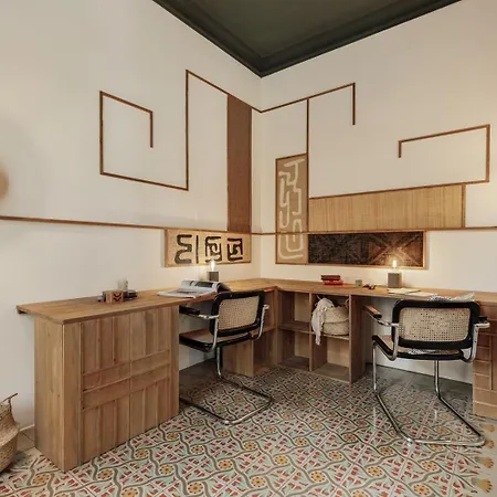 Hunde - 2 Bedrooms In Eixample Esquerra *